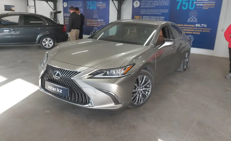 Lexus ES 2018 года за 18 500 000 тг. в Астана