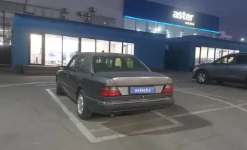 Mercedes-Benz E-Класс 1993 года за 1 900 000 тг. в Алматы фото 4