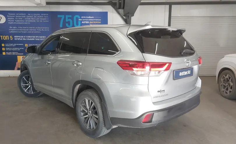 Toyota Highlander 2017 года за 16 500 000 тг. в Астана фото 4