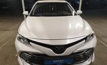 Toyota Camry 2018 года за 15 500 000 тг. в Алматы фото 2