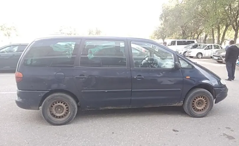 Volkswagen Sharan 1997 года за 1 000 000 тг. в Актобе фото 4