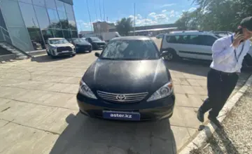 Toyota Camry 2005 года за 3 500 000 тг. в Уральск фото 2