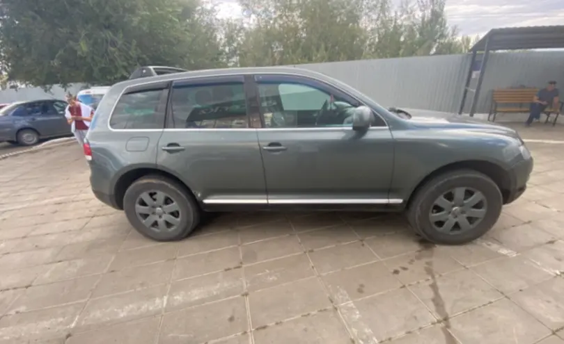 Volkswagen Touareg 2003 года за 3 500 000 тг. в Уральск фото 4