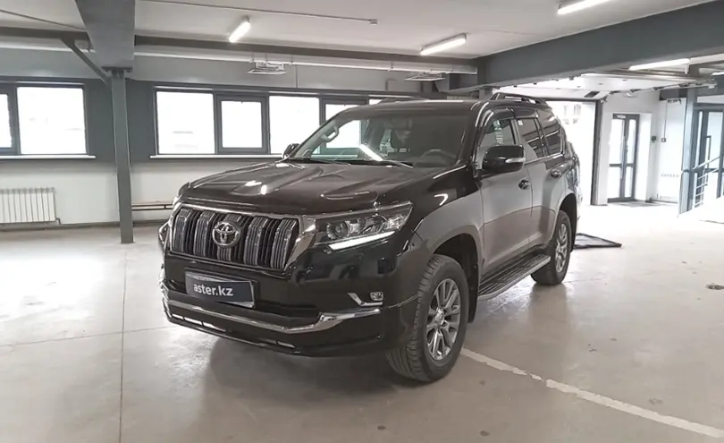 Toyota Land Cruiser Prado 2018 года за 25 000 000 тг. в Астана