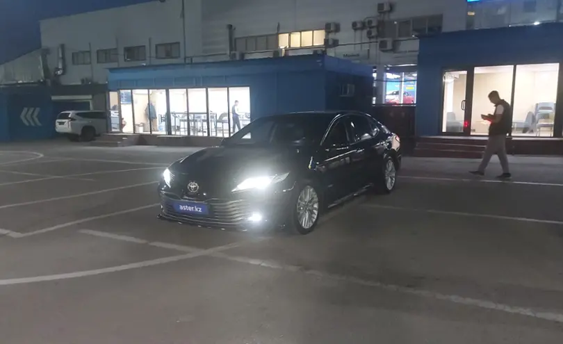 Toyota Camry 2019 года за 14 500 000 тг. в Алматы