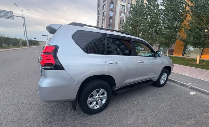 Toyota Land Cruiser Prado 2019 года за 22 000 000 тг. в Астана фото 4
