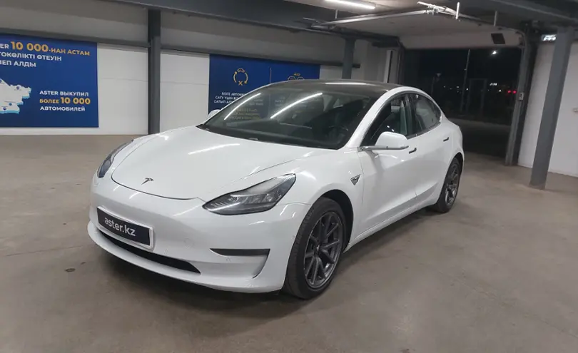 Tesla Model 3 2018 года за 11 000 000 тг. в Астана