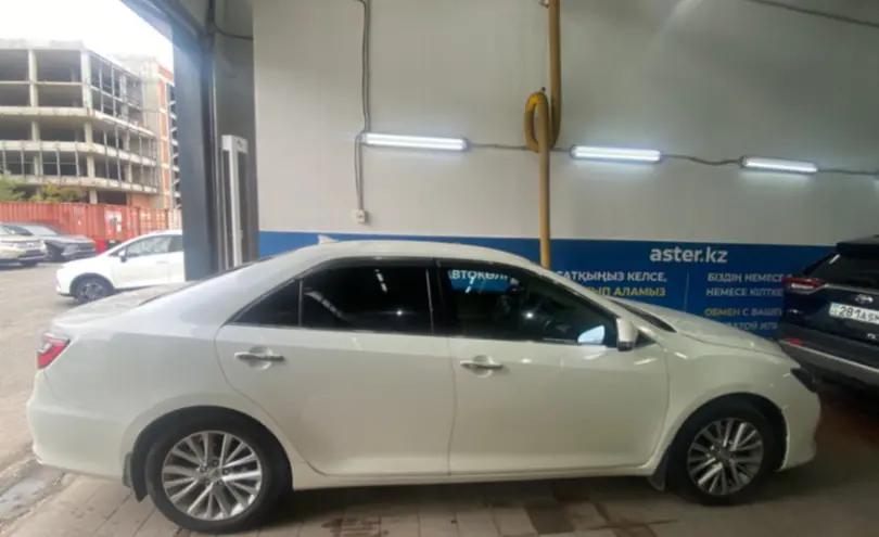 Toyota Camry 2015 года за 12 000 000 тг. в Астана фото 4