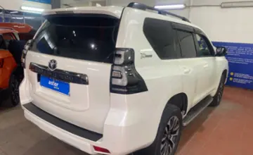 Toyota Land Cruiser Prado 2022 года за 27 000 000 тг. в Астана