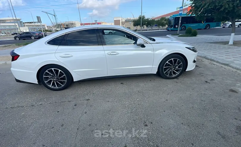 Hyundai Sonata 2020 года за 12 000 000 тг. в Актау фото 4
