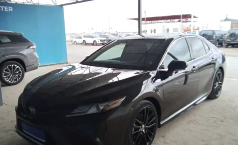Toyota Camry 2021 года за 14 900 000 тг. в Кызылорда