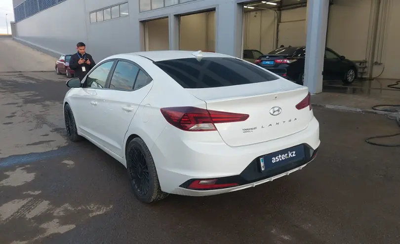 Hyundai Elantra 2019 года за 8 000 000 тг. в Астана фото 4