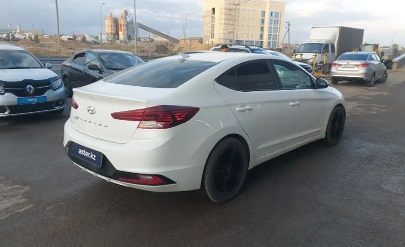 Hyundai Elantra 2019 года за 8 000 000 тг. в Астана фото 3
