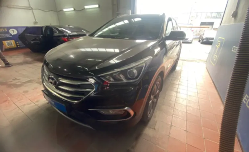 Hyundai Santa Fe 2016 года за 8 000 000 тг. в Астана