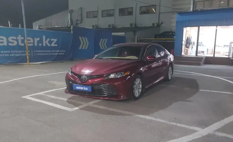Toyota Camry 2018 года за 12 000 000 тг. в Алматы