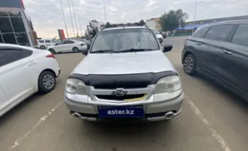 Chevrolet Niva 2012 года за 2 700 000 тг. в Уральск фото 2