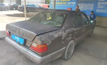 Mercedes-Benz W124 1992 года за 500 000 тг. в Алматы