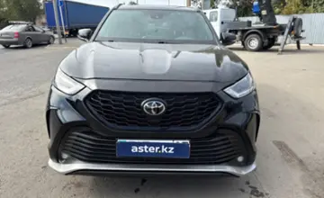 Toyota Highlander 2023 года за 25 000 000 тг. в Уральск фото 2