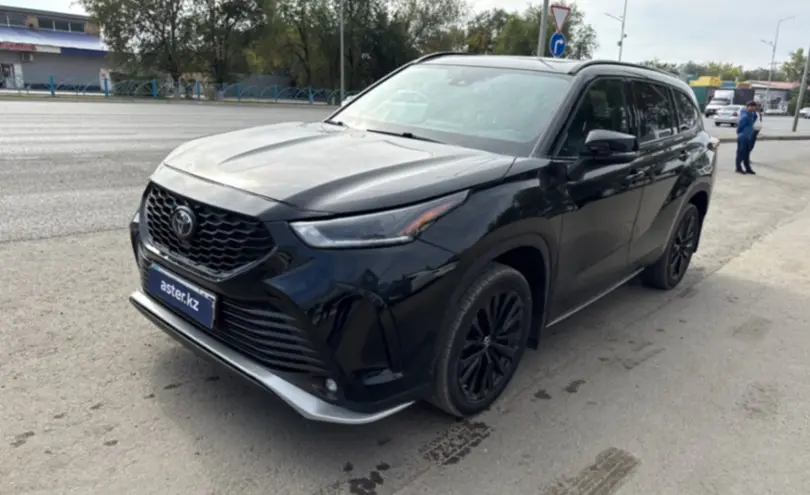 Toyota Highlander 2023 года за 25 000 000 тг. в Уральск