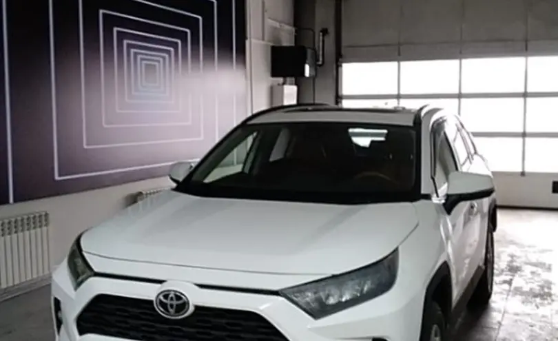 Toyota RAV4 2019 года за 13 000 000 тг. в Павлодар