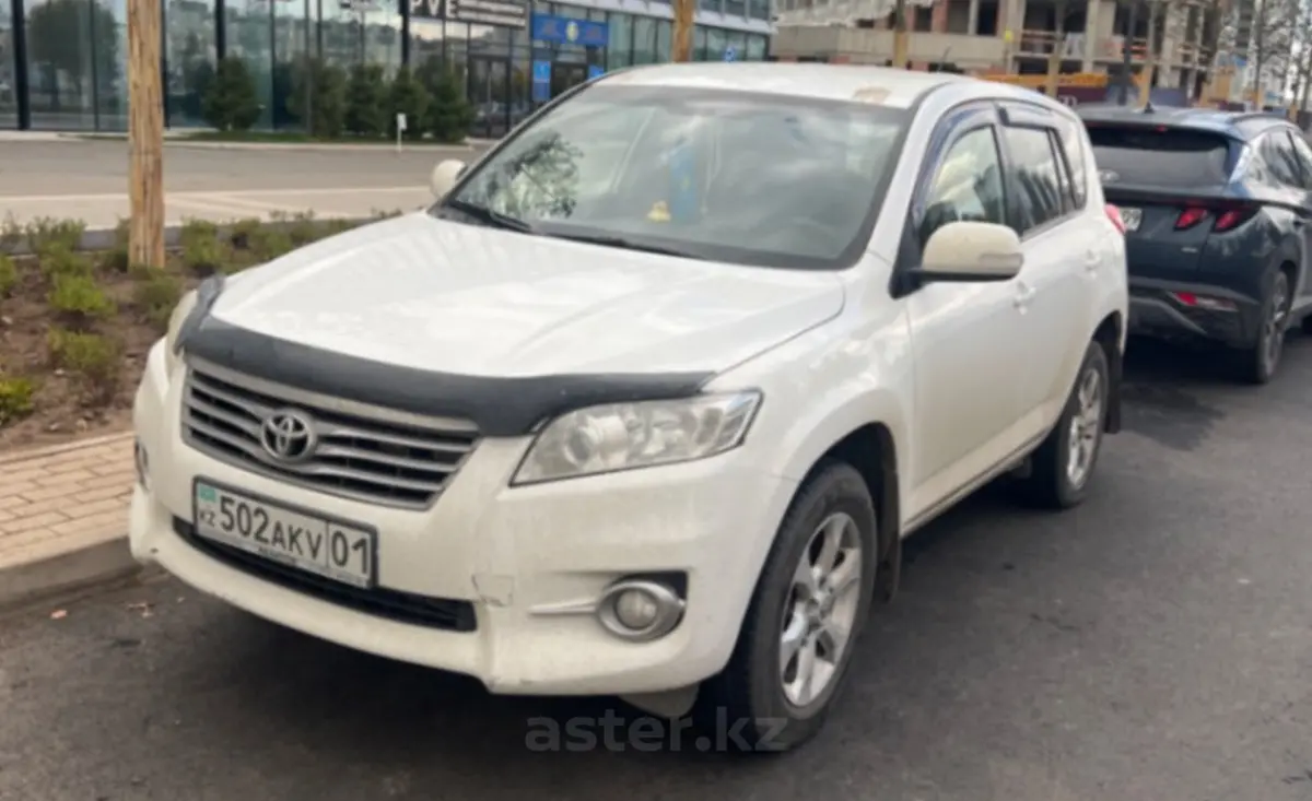 Toyota RAV4 2010 года за 8 000 000 тг. в Астана