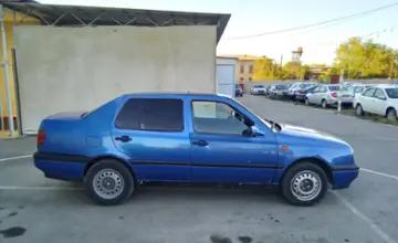 Volkswagen Vento 1993 года за 900 000 тг. в Тараз фото 4