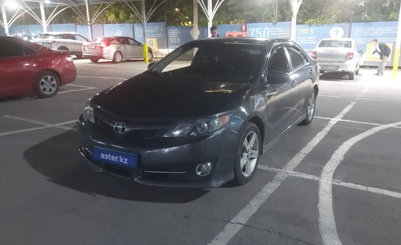 Toyota Camry 2014 года за 8 000 000 тг. в Алматы