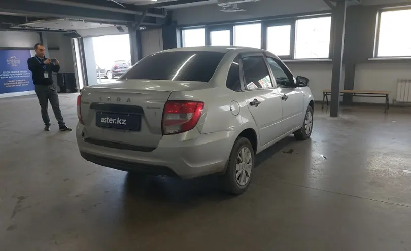 LADA (ВАЗ) Granta 2019 года за 4 500 000 тг. в Астана фото 3