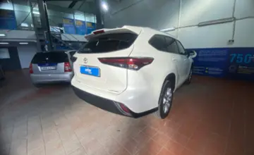 Toyota Highlander 2021 года за 23 500 000 тг. в Астана