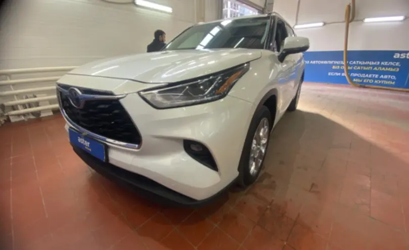 Toyota Highlander 2021 года за 23 500 000 тг. в Астана