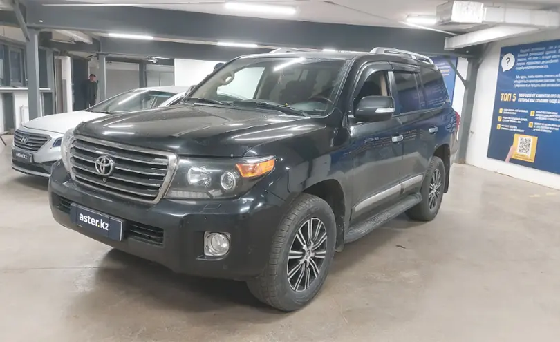Toyota Land Cruiser 2015 года за 27 000 000 тг. в Астана