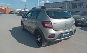 Renault Sandero 2017 года за 5 500 000 тг. в Астана фото 4