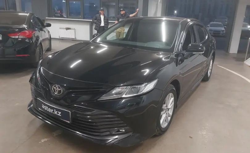 Toyota Camry 2019 года за 14 000 000 тг. в Астана
