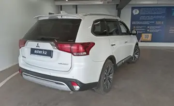 Mitsubishi Outlander 2019 года за 11 700 000 тг. в Астана фото 3