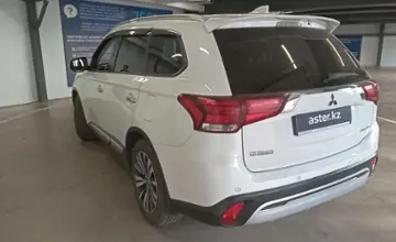 Mitsubishi Outlander 2019 года за 11 700 000 тг. в Астана фото 4