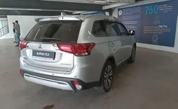 Mitsubishi Outlander 2019 года за 11 400 000 тг. в Астана фото 3