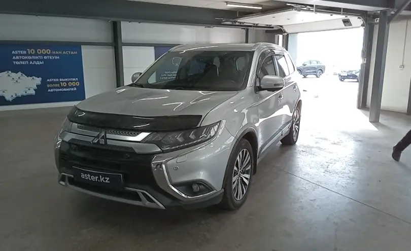 Mitsubishi Outlander 2019 года за 11 400 000 тг. в Астана