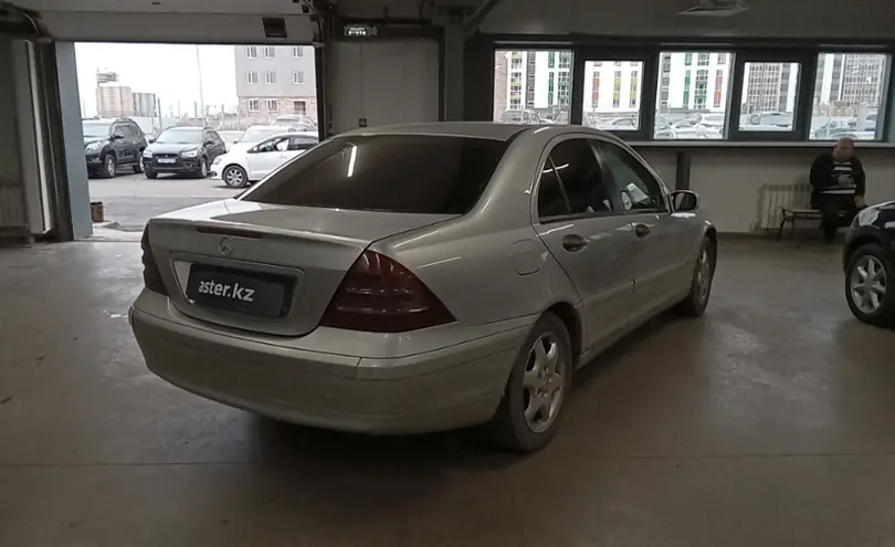 Mercedes-Benz C-Класс 2001 года за 4 000 000 тг. в Астана фото 3