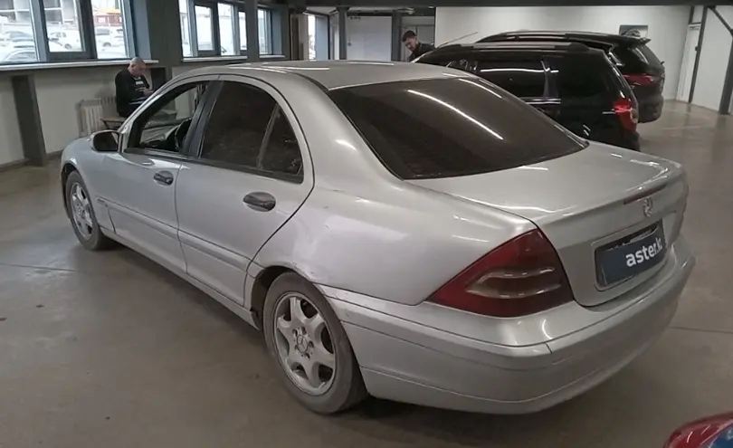 Mercedes-Benz C-Класс 2001 года за 4 000 000 тг. в Астана фото 4