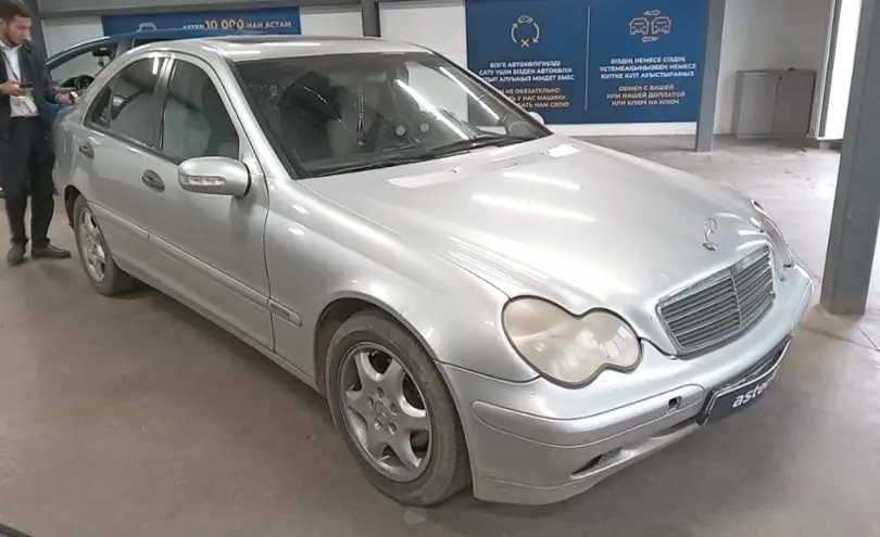 Mercedes-Benz C-Класс 2001 года за 4 000 000 тг. в Астана фото 2