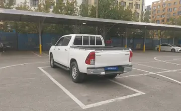 Toyota Hilux 2017 года за 10 000 000 тг. в Алматы фото 4