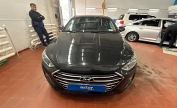 Hyundai Elantra 2018 года за 6 500 000 тг. в Астана фото 2