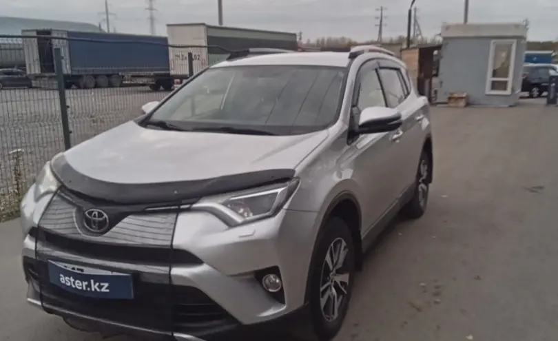 Toyota RAV4 2016 года за 10 700 000 тг. в Петропавловск
