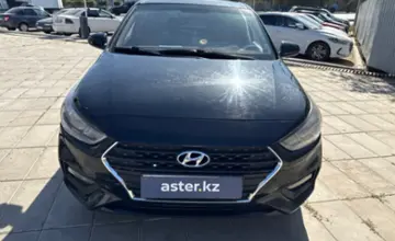 Hyundai Accent 2019 года за 6 200 000 тг. в Уральск фото 2