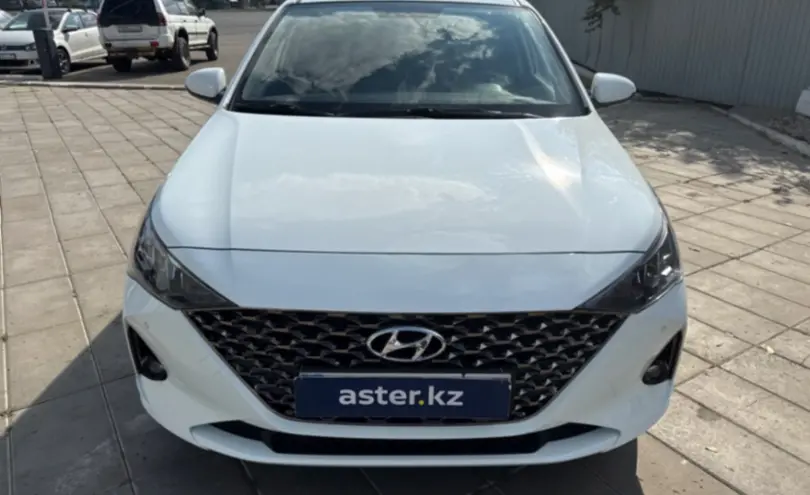 Hyundai Solaris 2020 года за 8 000 000 тг. в Уральск фото 2