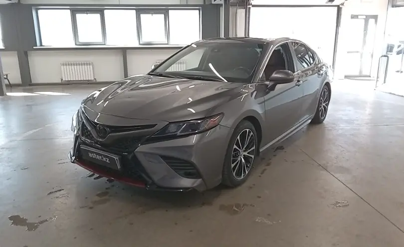 Toyota Camry 2019 года за 12 500 000 тг. в Астана