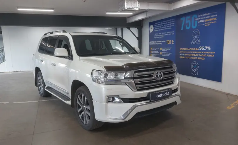 Toyota Land Cruiser 2017 года за 32 000 000 тг. в Астана фото 2