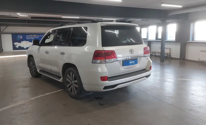 Toyota Land Cruiser 2017 года за 32 000 000 тг. в Астана фото 4