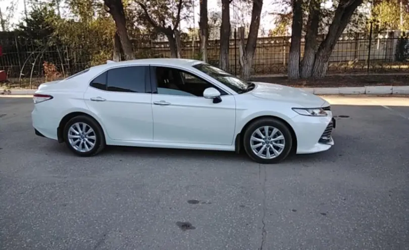 Toyota Camry 2021 года за 15 500 000 тг. в Актобе фото 4