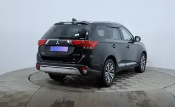 Mitsubishi Outlander 2019 года за 8 990 000 тг. в Астана